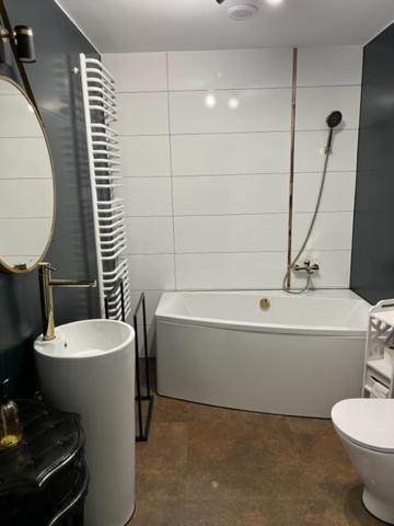 Mieszkaj U Marty W Grodku Apartment